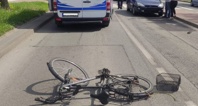 Potrącona rowerzystka trafiła do szpitala. Okoliczności wypadku w Osiu