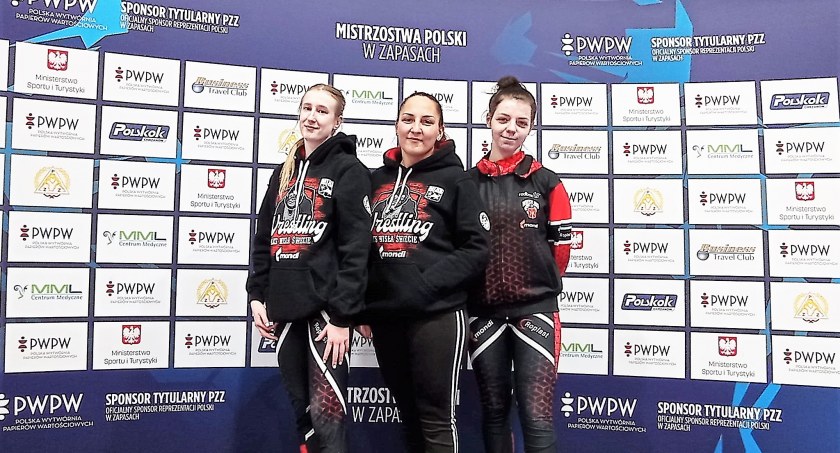 Zapaśniczki Wisły Świecie tuż za podium w Mistrzostwach Polski Juniorek