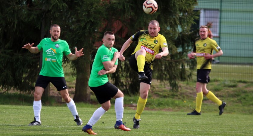 Sparta Przysiersk odczarowała swój stadion ogrywając Piaski Bydgoszcz [ZDJĘCIA]