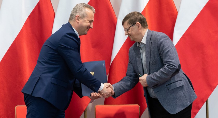 Umowa na dofinansowanie drogi w Przysiersku podpisana