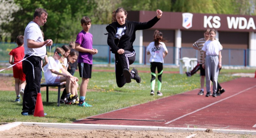 Czwartek lekkoatletyczny na stadionie w Świeciu był w piątek [ZDJĘCIA]