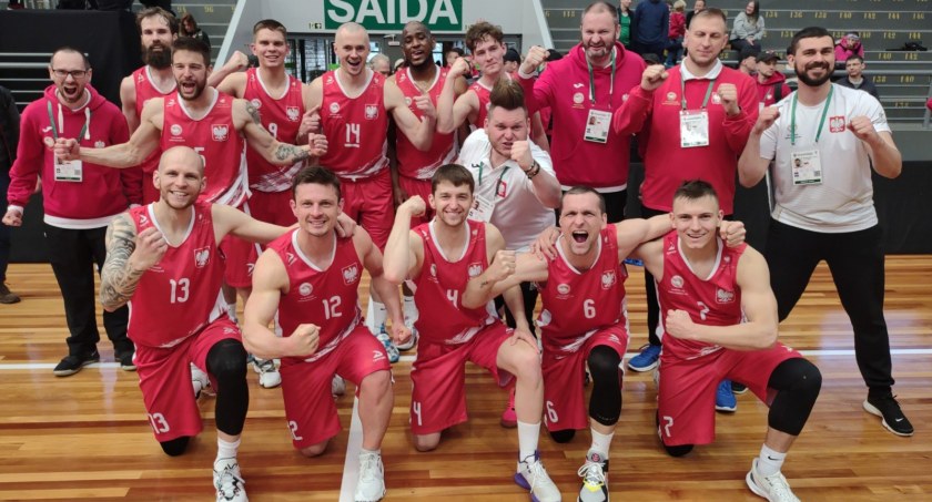 Przemysław Dolny z kolegami powalczą o medal. Michał Kulpa dziesiąty w biegu na 1500 m