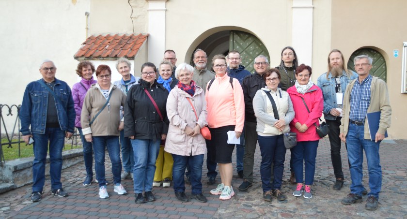 Noc Muzeów w Świeciu. Zwiedzający zajrzeli nawet do krypty grobowej pod kościelnym prezbiterium oraz do zabytkowej zakrystii ZDJĘCIA]