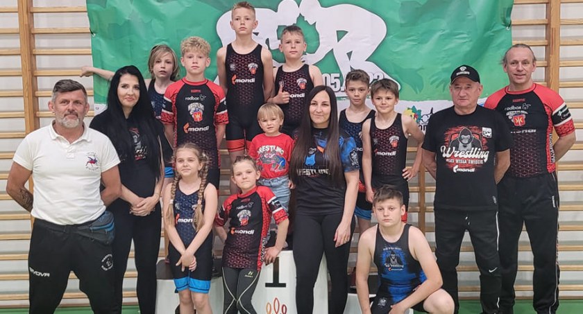 Zapaśnicy ze Świecia, Lniana i Jeżewa przywieźli z Koronowa grad medali 