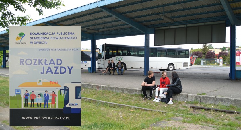 Z peronów na dworcu PKS w Świeciu zniknęły ławki. Czy wrócą?
