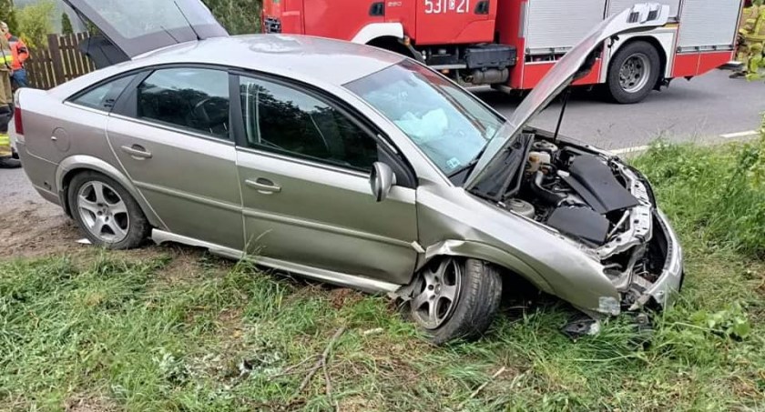 Zderzenie dwóch osobówek pod Świeciem. Kobieta trafiła do szpitala [ZDJĘCIA] 