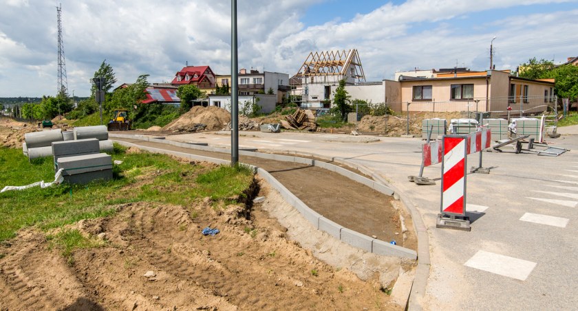 Budowa ostatniego odcinka Armii Krajowej w Świeciu. Kiedy pojawi się tam asfalt?