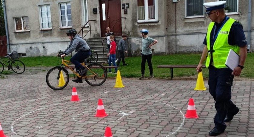 Rowerzyści zdawali egzamin. Oceniali ich policjanci [ZDJĘCIA] 