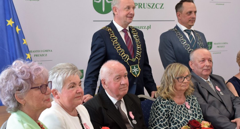 Złote gody w Pruszczu. Parom wręczono medale [ZDJĘCIA]