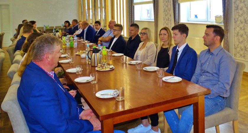 Najlepsi uczniowie w gminie Bukowiec. Wręczono nagrody i wyróżnienia
