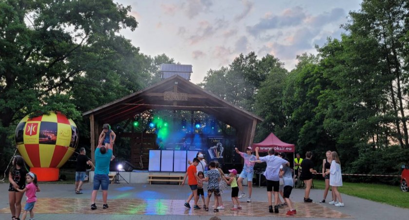 Piknik Ekologiczny i Noc Świętojańska w Kozłowie. Zachęcamy do stworzenia wianków na konkurs