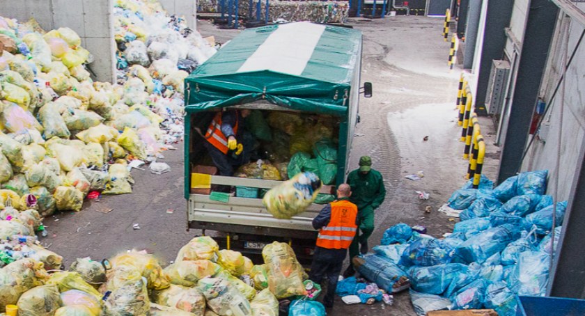Droższe śmieci w gminie Jeżewo. Wójt wyjaśnia skąd ta podwyżka