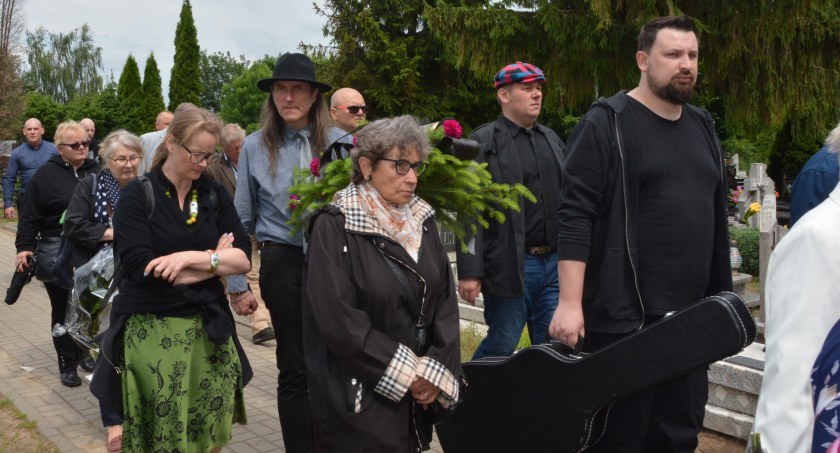 Świecie pożegnało Wojtka Faziego Radtke. Podczas ostatniej drogi nie zabrakło muzyki [ZDJĘCIA]