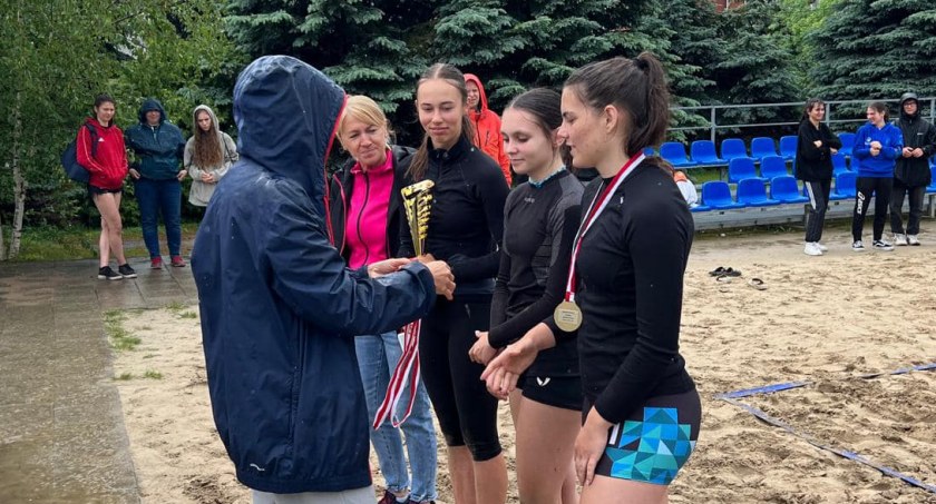 Siatkarki z I Liceum Ogólnokształcącego w Świeciu najlepsze w województwie