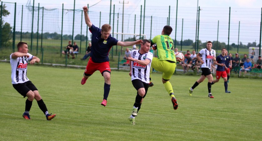 Sparta Przysiersk przegrała derby w A klasie z Falą Świekatowo [ZDJĘCIA]