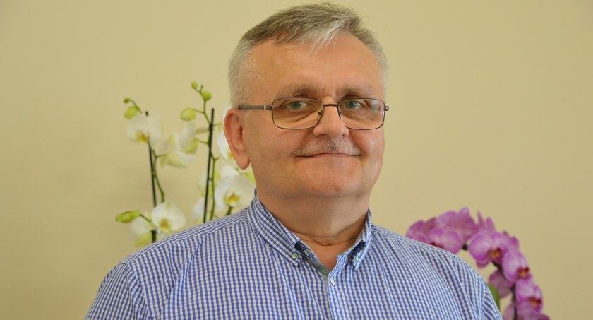 Adam Kufel kieruje szkołami, które świętowały 30-lecie. Co lubi robić, a czego nie cierpi ich dyrektor?