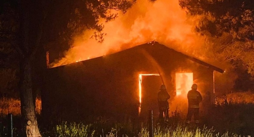  Ruszyła zbiórka pieniędzy na odbudowę domu zniszczonego w pożarze. Syn właściciela prosi o pomoc [ZDJĘCIA]