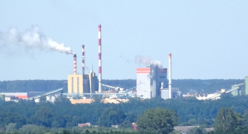 Pożar w Mondi w Świeciu. W gaszeniu brały udział trzy jednostki straży