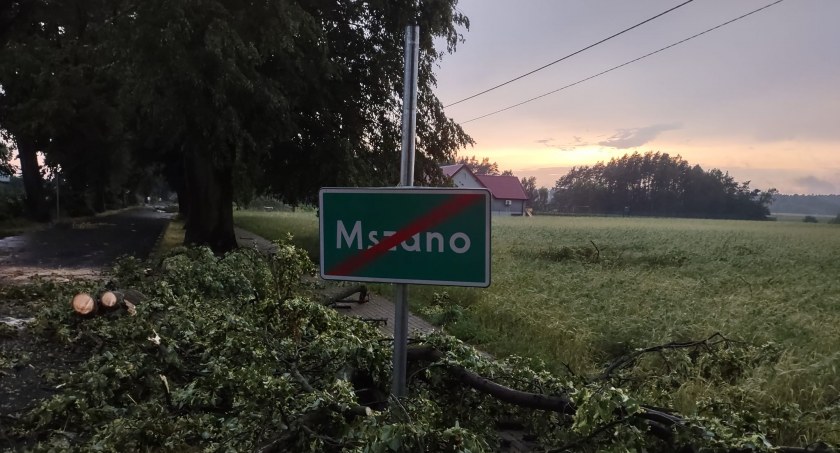 Żywioł siał spustoszenie. Tak wyglądały drogi Tleń-Osie i Tleń-Lniano [ZDJĘCIA]