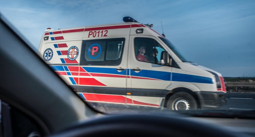 Zderzenie dwóch osobówek w gminie Bukowiec. Wśród podróżujących było dziecko