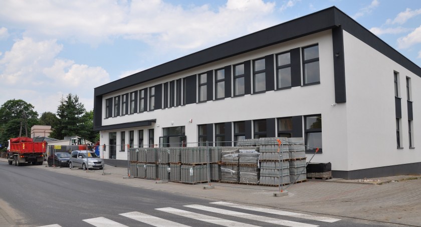 Będzie nowy parking w centrum Świekatowa. Prace już ruszyły