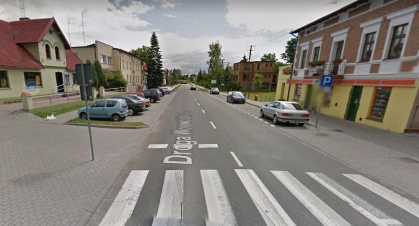 Gigantyczny mandat dla kierowcy renault. Starsza kobieta długo będzie dochodziła do siebie