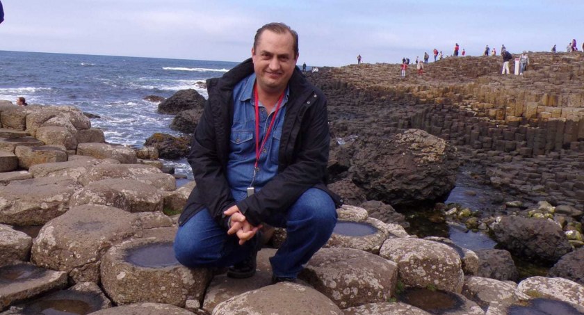 W dzieciństwie Piotr Kowalski chciał podróżować po świecie. Oczym teraz marzy dyrektor SP w Grupie?