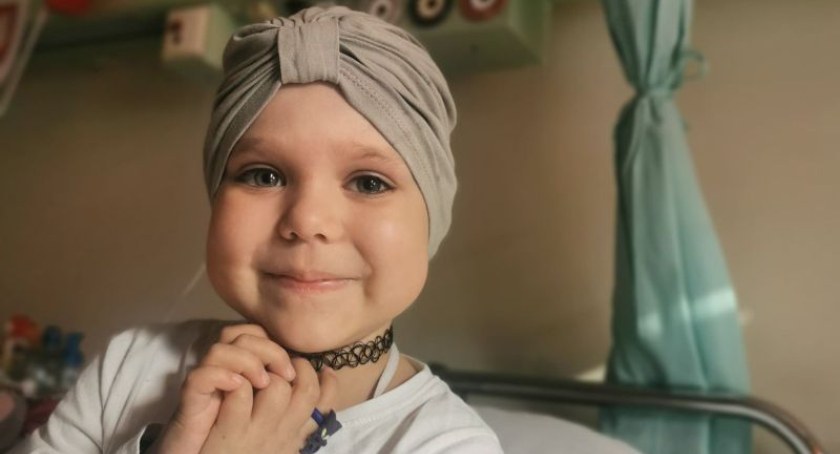 Pięcioletnia Aleksandra Pochojka z Laskowic choruje na białaczkę limfoblastyczną. Możemy spełnić jej marzenie