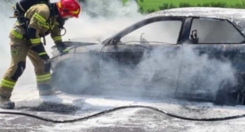 Pożar w warsztacie samochodowym w Nowem. Poważnie poparzony jest mężczyzna, który naprawiał auto