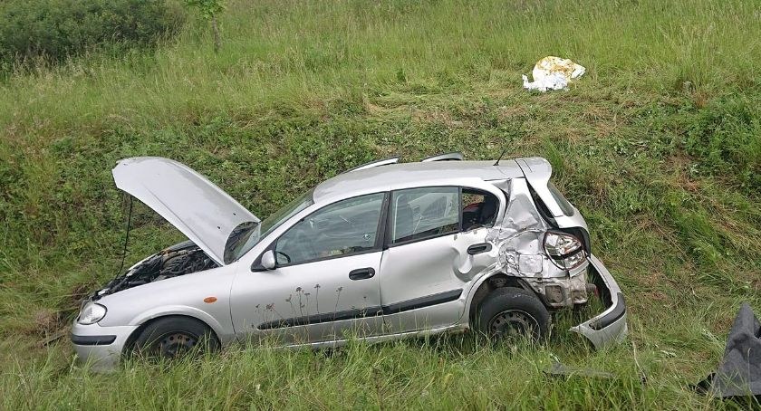 Auto wpadło do rowu. Kierowcy i pasażerki nie było na miejscu
