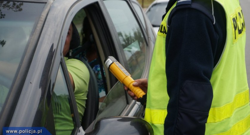 20-latek załamał kilka przepisów na autostradzie A1. To nie jedyny kierowca zatrzymany przez policję
