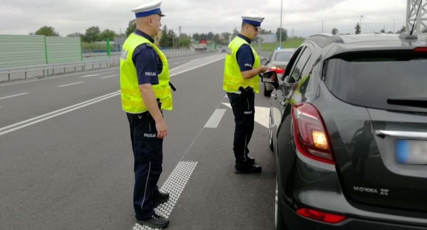 Policjanci kontrolowali kierowców na S5 w powiecie świeckim. Posypały się mandaty