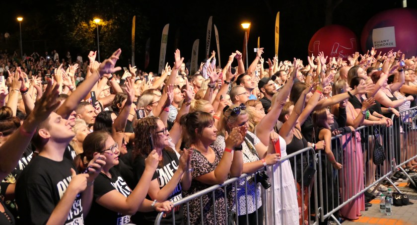 Za nami pierwszy dzień 12. Blues nad Świecie Festival-u. Był ogień i łzy widzów zgromadzonych tak licznie, jak nigdy dotąd  [ZDJĘCIA]
