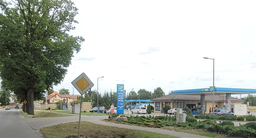 39-latek włamał się na stację paliw w Osiu. Nie uciekł daleko