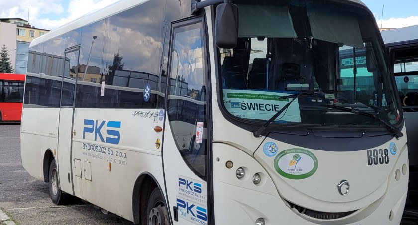 Przewóz dużego bagażu w świeckich autobusach. Za darmo czy dopłacamy?