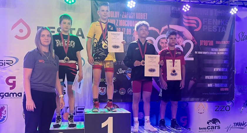 Cztery medale zapaśniczek i zapaśników ze Świecia, Lniana i Jeżewa na mistrzostwach Polski w Stargardzie