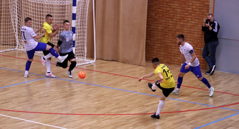 Futsal Świecie remisem zadebiutował w I lidze. Do victorii zabrakło sekundy [ZDJĘCIA, WIDEO]