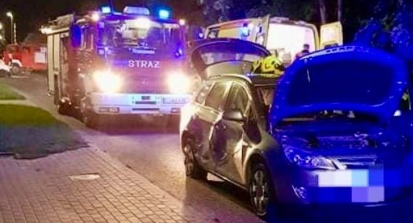 Kolizja w Przysiersku. Osobówki zderzyły się w pobliżu marketu