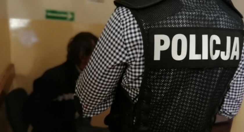Podczas kontroli drogowej zachowywał się podejrzanie. Policjanci znaleźli przy nim narkotyki