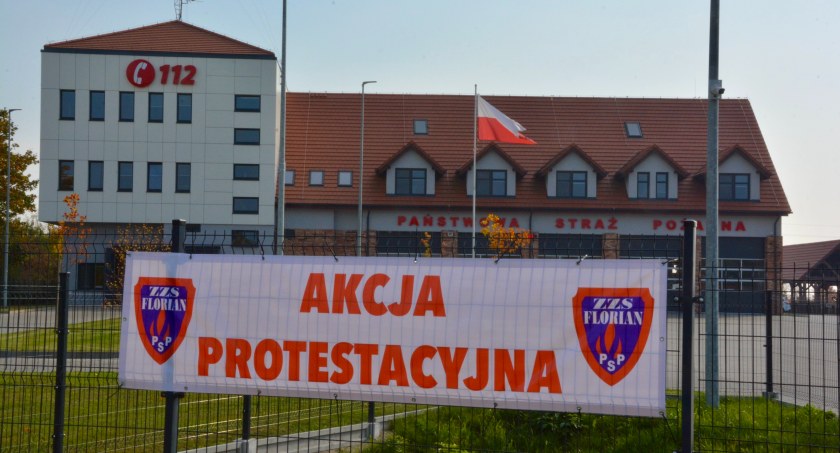 Akcja protestacyjna w straży pożarnej. Strażacy ze Świecia również do niej dołączyli