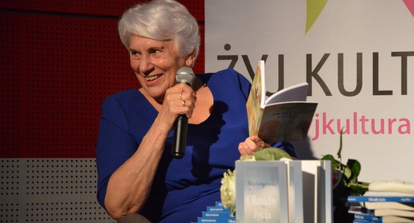 Alicja Kosiedowska wydała kolejny tomik Okruchy Życia. Pisała do szuflady, co stało się, że wiersze zostały wydane?
