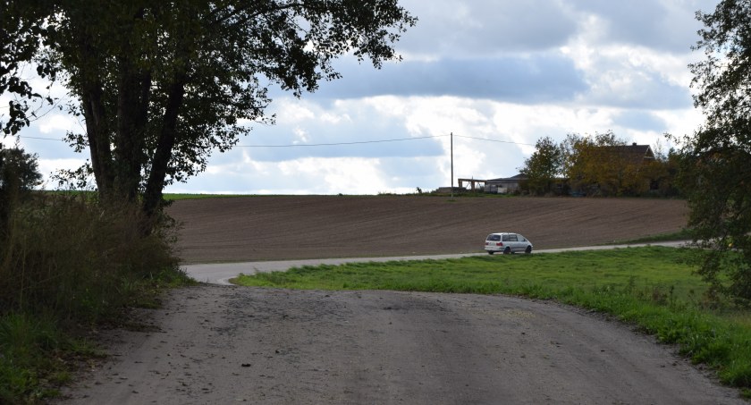 Ulica Górna w Serocku. Czy droga doczeka się remontu w całości?