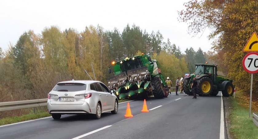 Kombajn zawisł na barierach energochłonnych. Wprowadzony został ruch wahadłowy