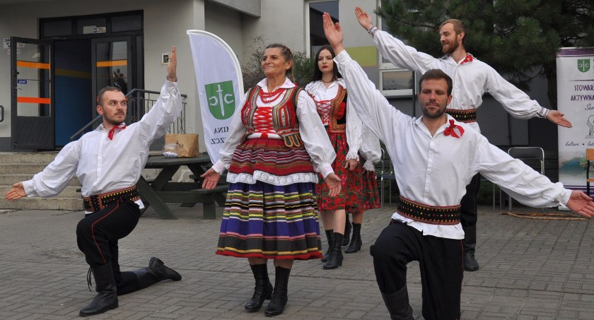 Muzykanty z Pruszcza. Grupa kultywuje tradycję tańców ludowych
