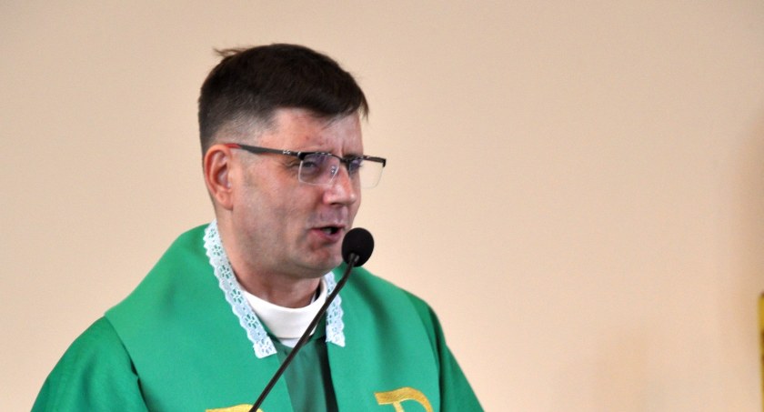 Pruszcz ma nowego proboszcza. Poprzedni przeszedł na emeryturę
