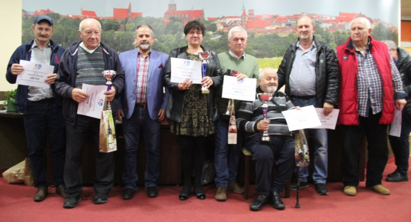 Jan Wójtowicz wicemistrzem Chełmna w grze karcianej baśka