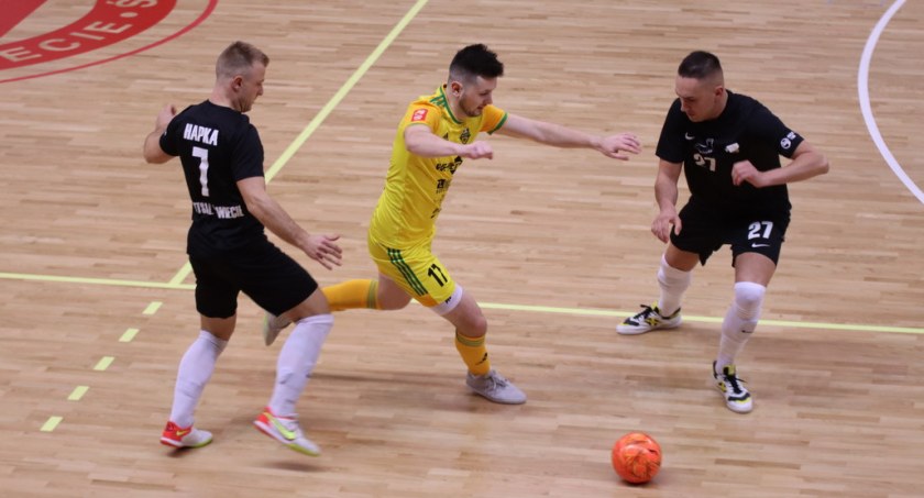 Pierwsza porażka Futsalu Świecie w I lidze. Faworyt z Kamienicy Królewskiej był lepszy [ZDJĘCIA]