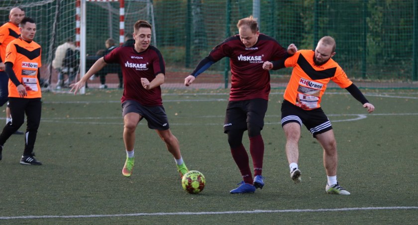 Koniec rundy jesiennej w Family Sunday League. Na półmetku najlepsza Olimpia Drzycim [ZDJĘCIA]