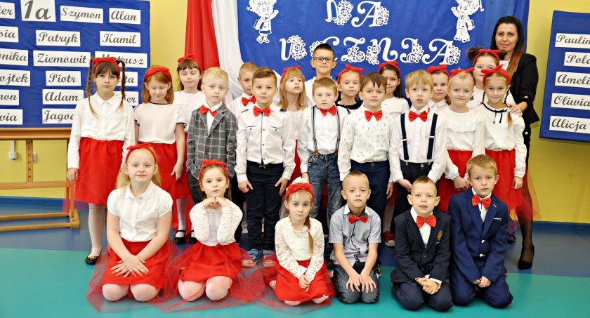 Śpiew, taniec i ślubowanie. Uroczystość Szkole Podstawowej w Pruszczu [ZDJĘCIA]