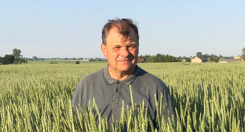 Piotr Doligalski uprawia najwięcej buraków cukrowych w powiecie świeckim. Jak wypadły tegoroczne buraczane plony?